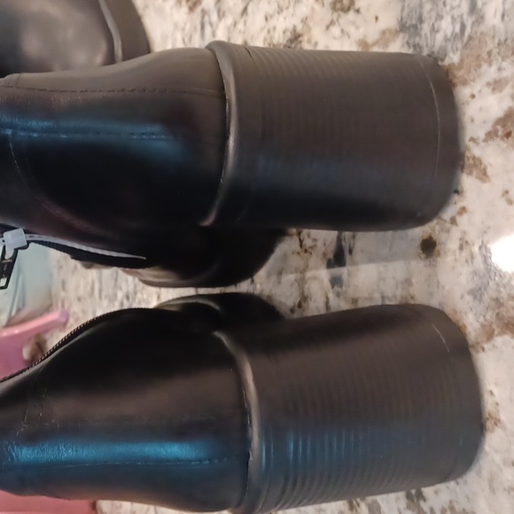 Steve Madden Fashion Fantsie black sz 10m or 9.5 leather boots - Picture 4 of 7